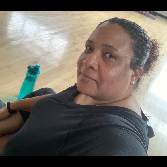 Meet your Posher, April - Picture 1 of 1